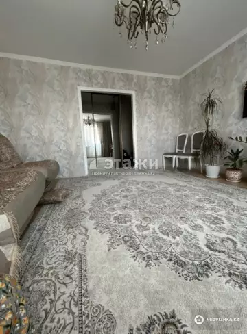 4-комнатная квартира, этаж 9 из 9, 80 м²
