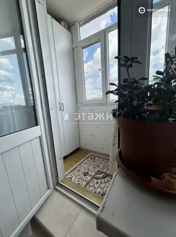 4-комнатная квартира, этаж 9 из 9, 80 м²
