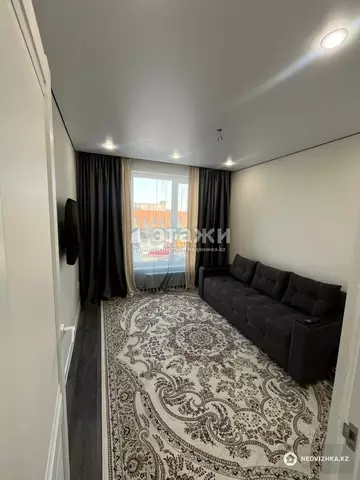 1-комнатная квартира, этаж 3 из 10, 38 м²