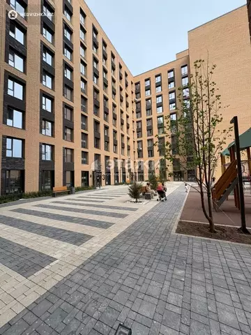 1-комнатная квартира, этаж 3 из 10, 38 м²