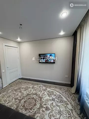 1-комнатная квартира, этаж 3 из 10, 38 м²
