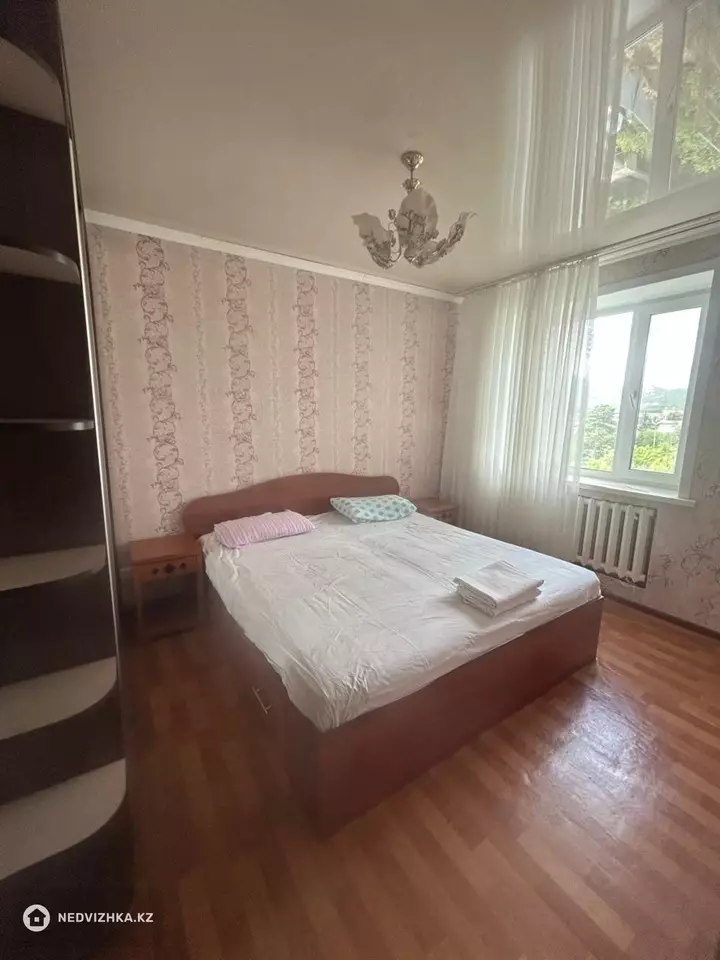 60 м², 2-комнатная квартира, этаж 5 из 5, 60 м², посуточно, изображение - 1