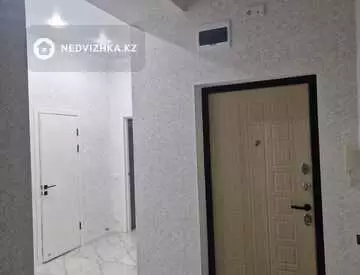 2-комнатная квартира, этаж 8 из 10, 82 м², на длительный срок