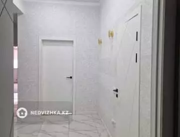 2-комнатная квартира, этаж 8 из 10, 82 м², на длительный срок