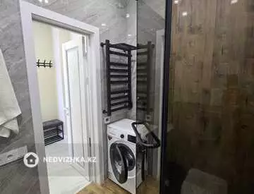 2-комнатная квартира, этаж 13 из 17, 60 м², на длительный срок