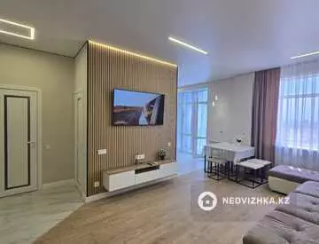 2-комнатная квартира, этаж 13 из 17, 60 м², на длительный срок