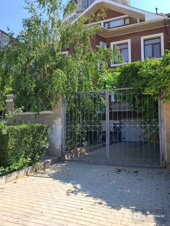 423 м², 6-комнатный таунхаус, 6.6 соток, 423 м², на длительный срок, изображение - 1