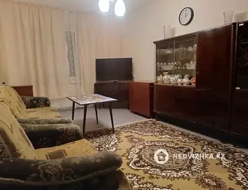 3-комнатная квартира, этаж 1 из 5, 61 м², на длительный срок