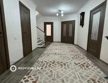 5-комнатный дом, 8.5 соток, 280 м²