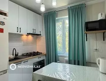 3-комнатная квартира, этаж 4 из 4, 58 м²
