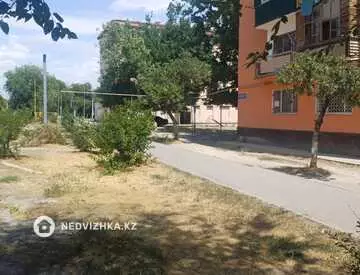 3-комнатная квартира, этаж 1 из 5, 60 м²