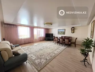 3-комнатная квартира, этаж 9 из 9, 137 м²