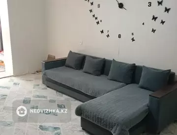 2-комнатная квартира, этаж 4 из 4, 49 м²