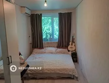 2-комнатная квартира, этаж 4 из 4, 49 м²