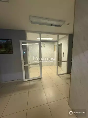 1-комнатная квартира, этаж 12 из 12, 42 м²