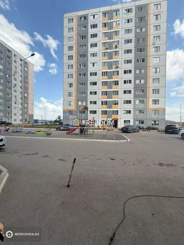 1-комнатная квартира, этаж 12 из 12, 42 м²