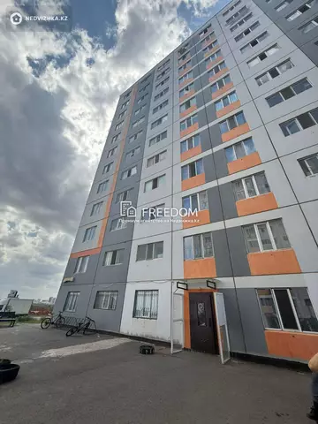 1-комнатная квартира, этаж 12 из 12, 42 м²