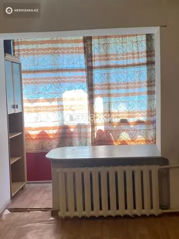 1-комнатная квартира, этаж 3 из 5, 14 м²
