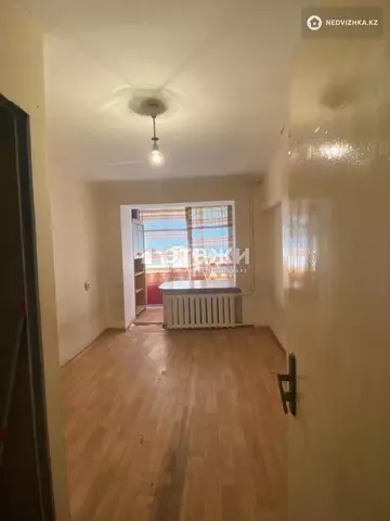 1-комнатная квартира, этаж 3 из 5, 14 м²