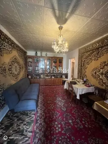 2-комнатная квартира, этаж 3 из 5, 43 м²