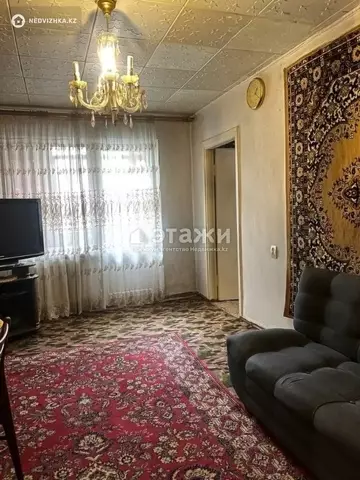 2-комнатная квартира, этаж 3 из 5, 43 м²