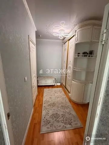 2-комнатная квартира, этаж 12 из 18, 82 м²