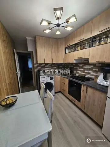 4-комнатная квартира, этаж 3 из 5, 77 м²