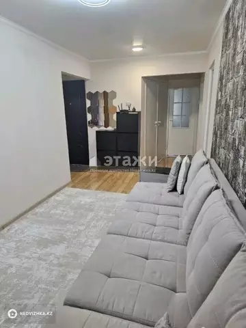 4-комнатная квартира, этаж 3 из 5, 77 м²