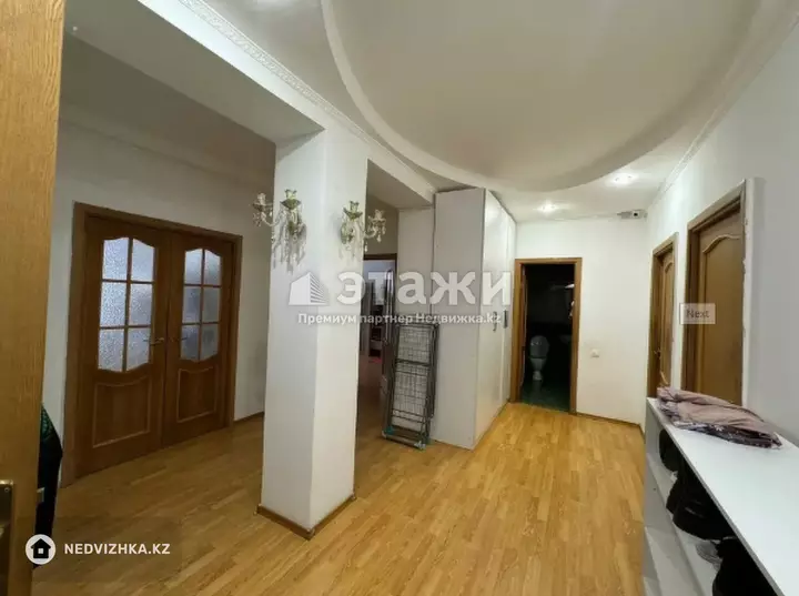 122 м², 4-комнатная квартира, этаж 2 из 5, 122 м², изображение - 1