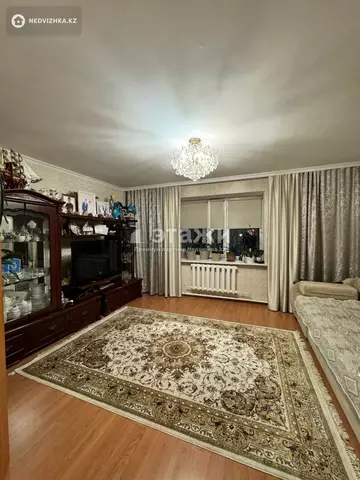 3-комнатная квартира, этаж 1 из 5, 74 м²