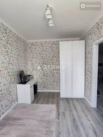 2-комнатная квартира, этаж 3 из 10, 43 м²