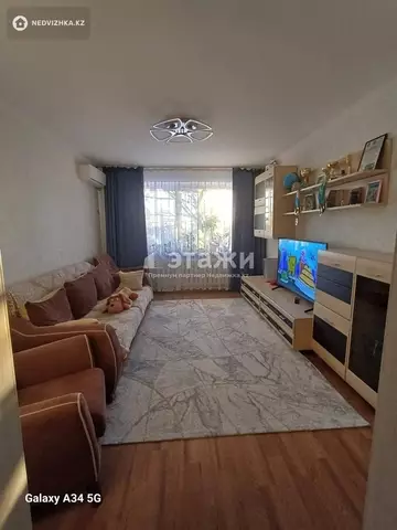 2-комнатная квартира, этаж 4 из 5, 50 м²