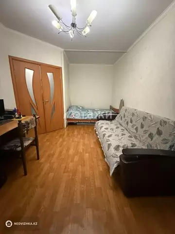 1-комнатная квартира, этаж 3 из 5, 37 м²