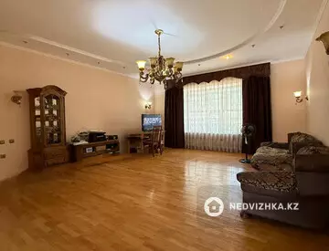 6-комнатный дом, 277 м²