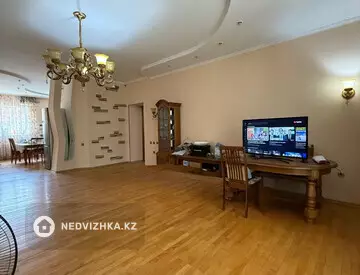 6-комнатный дом, 277 м²