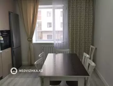 2-комнатная квартира, этаж 3 из 10, 65 м², на длительный срок