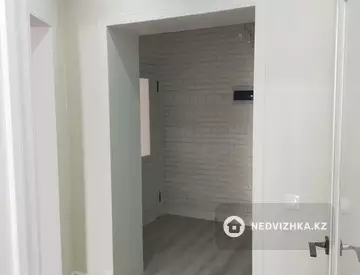 2-комнатная квартира, этаж 3 из 10, 65 м², на длительный срок
