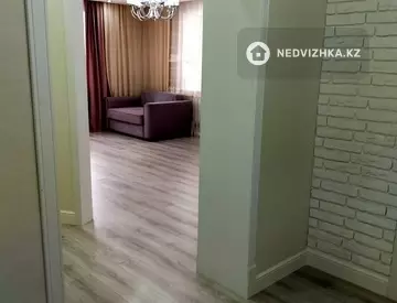 2-комнатная квартира, этаж 3 из 10, 65 м², на длительный срок