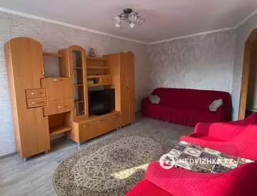 2-комнатная квартира, этаж 4 из 5, 40 м²