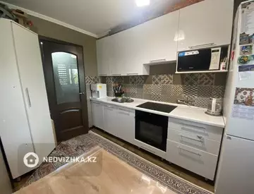 2-комнатная квартира, этаж 4 из 12, 57 м²