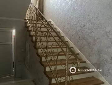 300 м², 8-комнатный дом, 8 соток, 300 м², изображение - 4