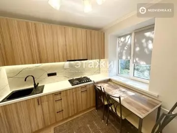 2-комнатная квартира, этаж 2 из 3, 40 м²
