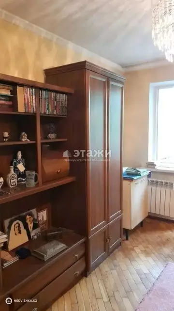 2-комнатная квартира, этаж 4 из 4, 49 м²