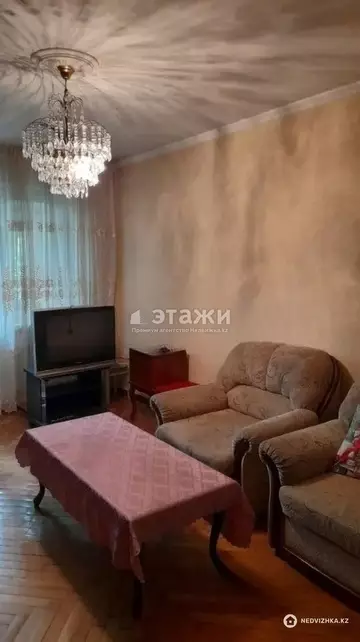 2-комнатная квартира, этаж 4 из 4, 49 м²