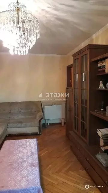 2-комнатная квартира, этаж 4 из 4, 49 м²