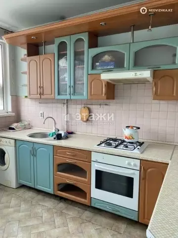 4-комнатная квартира, этаж 8 из 8, 94 м²