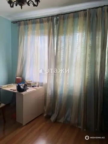 4-комнатная квартира, этаж 8 из 8, 94 м²