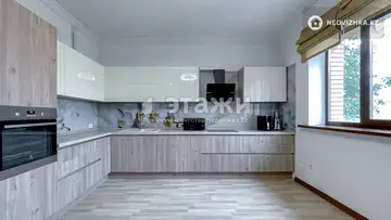 6-комнатный дом, 8 соток, 468 м², на длительный срок