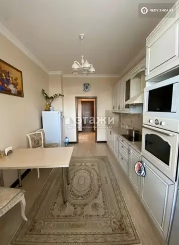 2-комнатная квартира, этаж 10 из 19, 79 м²