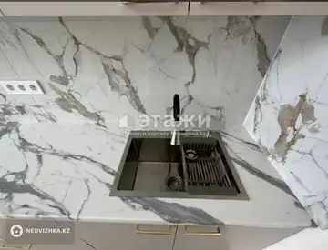 1-комнатная квартира, этаж 4 из 20, 42 м²